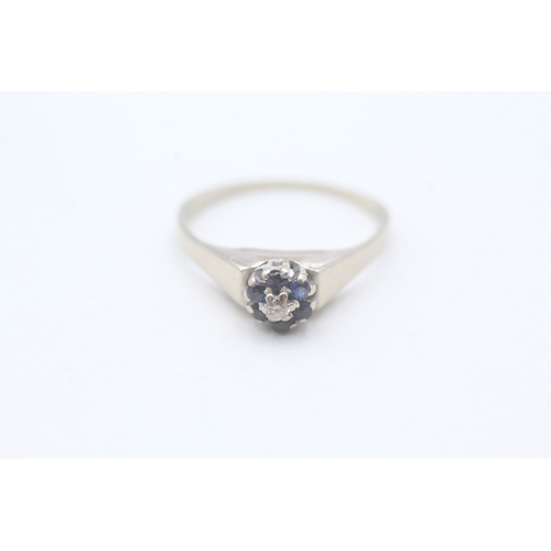 3 - 18ct gold diamond and sapphire flower cluster ring (2g) Size M 1/2