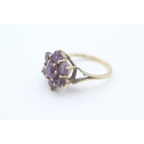 33 - 9ct gold amethyst flower cluster set ring (4.5g) Size P