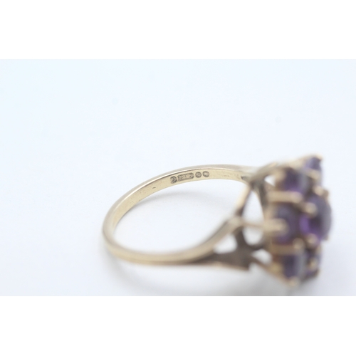 33 - 9ct gold amethyst flower cluster set ring (4.5g) Size P