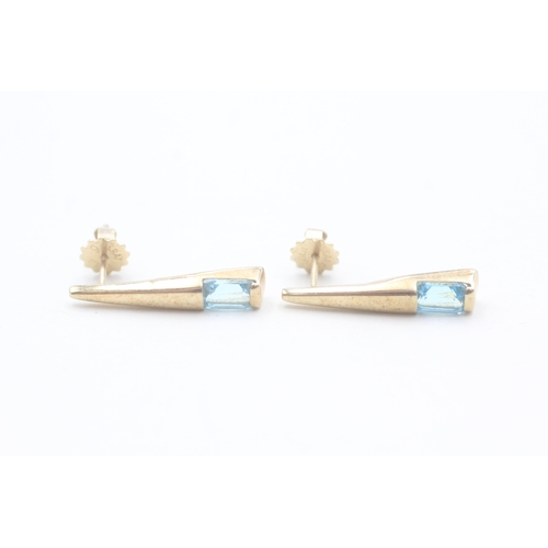 45 - 9ct gold topaz drop stud earrings (2.2g)