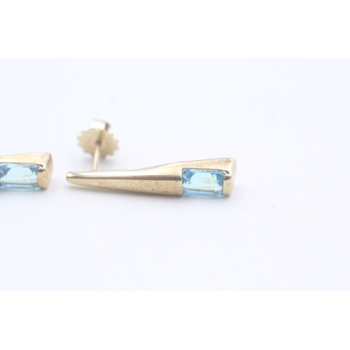 45 - 9ct gold topaz drop stud earrings (2.2g)