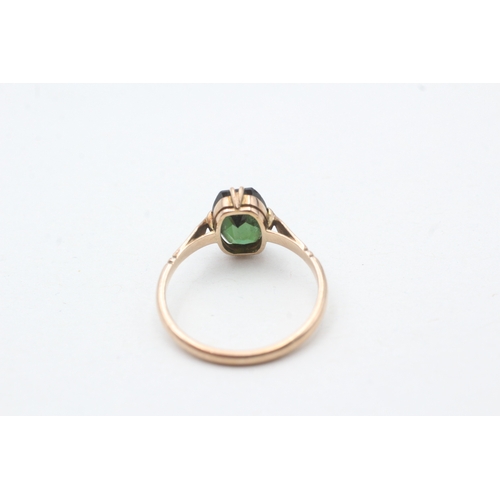 6 - 9ct gold green tourmaline single stone ring (1.4g) Size J 1/2