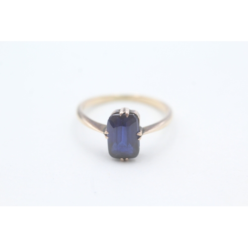 7 - 9ct gold with blue gemstone ring (2.3g) Size O