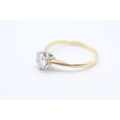 8 - 18ct gold and synthetic moissanite ring (3g) Size S 1/2