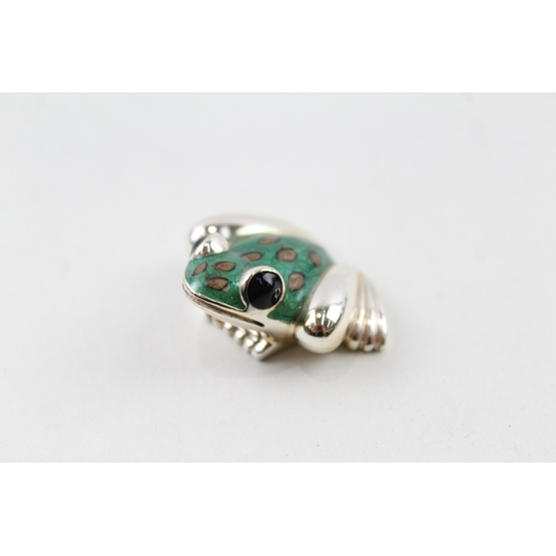 381 - 2002 London Sterling Silver & Enamel Novelty Frog Ornament (25g)