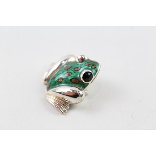 381 - 2002 London Sterling Silver & Enamel Novelty Frog Ornament (25g)