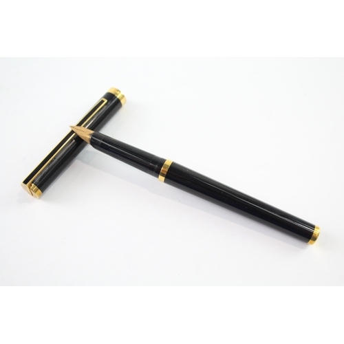 471 - Vintage S.T DUPONT Black Lacquer Fountain Pen w/ 18ct Gold Nib WRITING