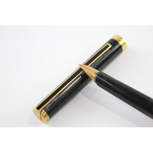 471 - Vintage S.T DUPONT Black Lacquer Fountain Pen w/ 18ct Gold Nib WRITING