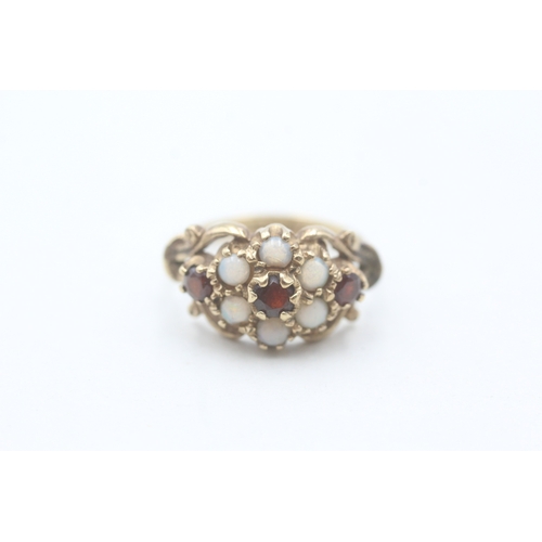 236 - 9ct gold opal and garnet cluster set ring (2.9g)