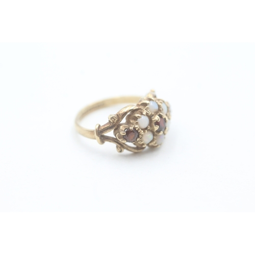 236 - 9ct gold opal and garnet cluster set ring (2.9g)