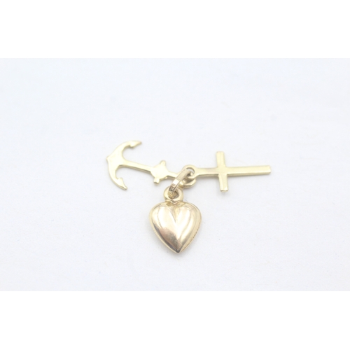 241 - 9ct gold faith, hope and charity charm (0.5g)