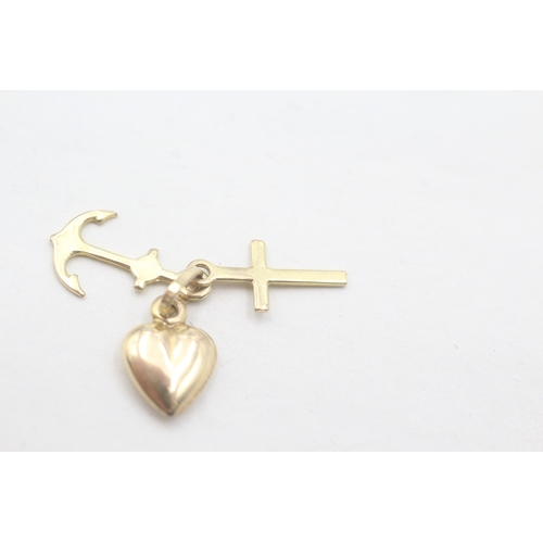 241 - 9ct gold faith, hope and charity charm (0.5g)