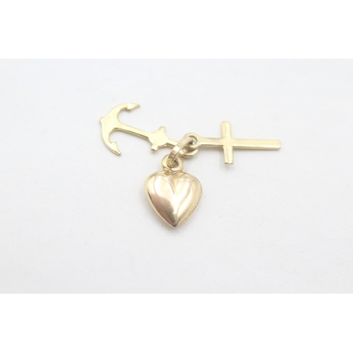 241 - 9ct gold faith, hope and charity charm (0.5g)