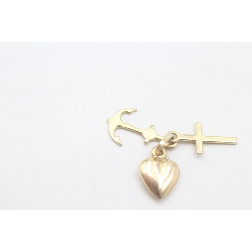 241 - 9ct gold faith, hope and charity charm (0.5g)