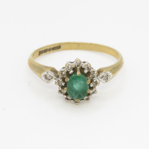 15 - 9ct gold diamond and emerald halo ring (1.7g) Size M