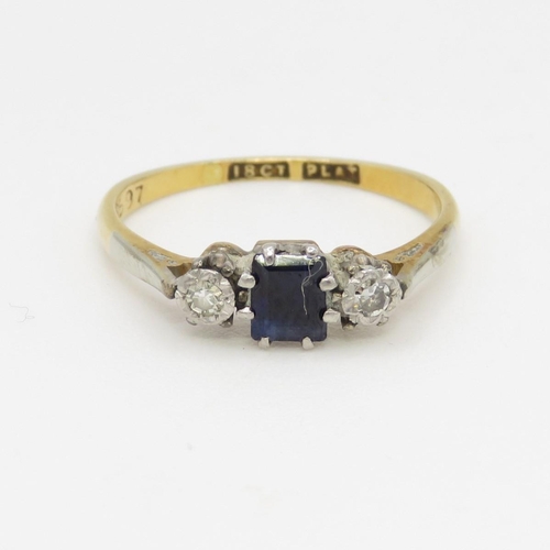 2 - 18ct gold & platinum vintage sapphire & diamond trilogy ring (2g) Size K