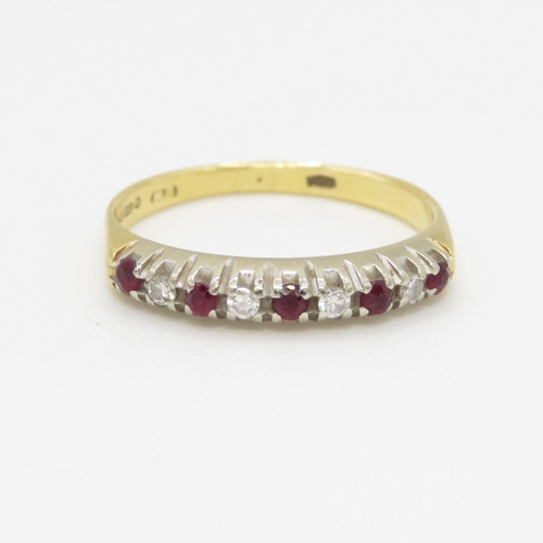 34 - 18ct gold vintage ruby & diamond half eternity ring (2.3g) Size M