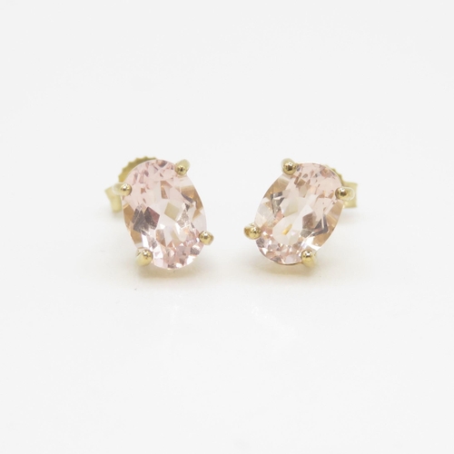 41 - 9ct gold morganite single stone stud earrings (1.3g)