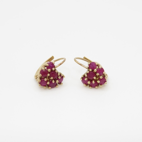 86 - 9ct gold ruby heart shaped earrings (2.2g)