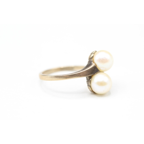 17 - 9ct gold cultured pearl twin stone ring (3.4g) Size M