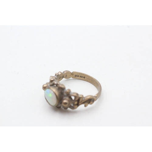 18 - 9ct gold vintage opal dress ring (3.2g) Size J 1/2