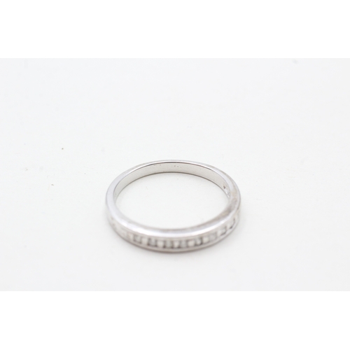 31 - 9ct white gold diamond half eternity ring (2.3g) Size O