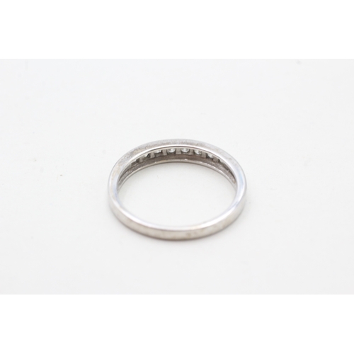 31 - 9ct white gold diamond half eternity ring (2.3g) Size O