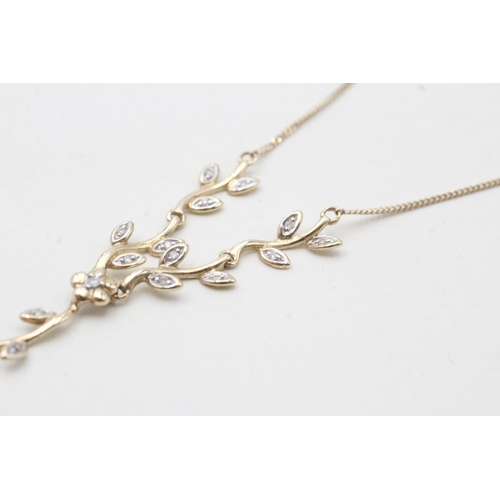 36 - 9ct gold diamond floral necklace (2.8g)