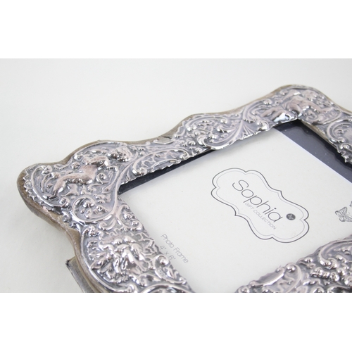 385 - Vintage 1982 London Sterling Silver Cherub Detailed 4x6 Photograph Frame 378g