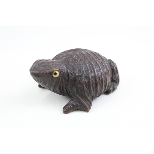 400 - Antique 19th Century Toad Snuff Box In Fruitwood w/ Glass Eyes