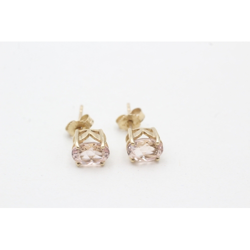 41 - 9ct gold morganite single stone stud earrings (1.3g)