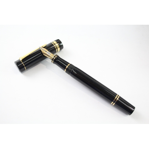 468 - Parker Duofold Centennial Black Lacquer Fountain Pen w/ 18ct Gold Nib WRITING