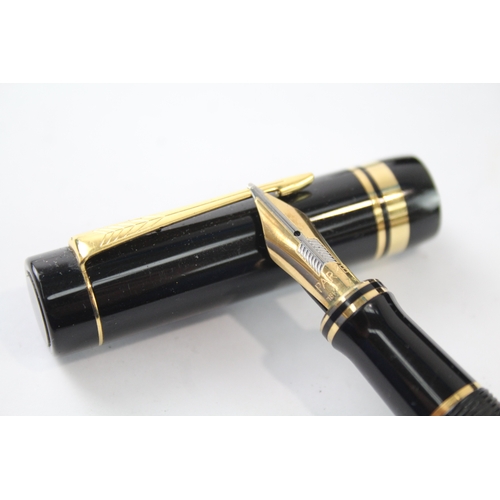 468 - Parker Duofold Centennial Black Lacquer Fountain Pen w/ 18ct Gold Nib WRITING