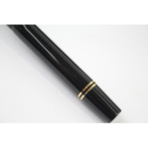 468 - Parker Duofold Centennial Black Lacquer Fountain Pen w/ 18ct Gold Nib WRITING