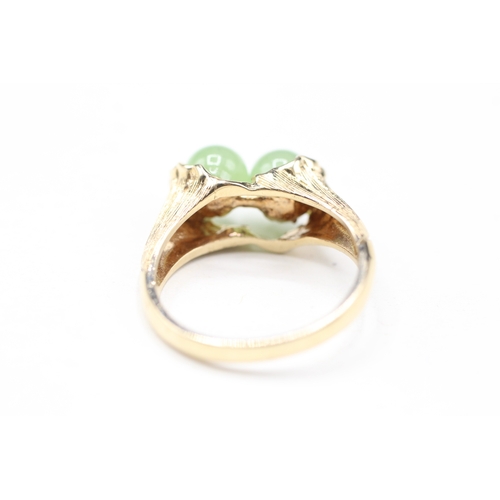 5 - 9ct gold green gem trumpet flower ring (3.9g) Size N