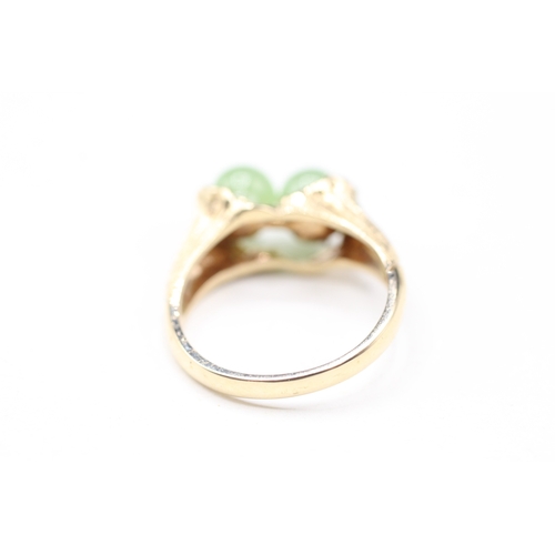 5 - 9ct gold green gem trumpet flower ring (3.9g) Size N