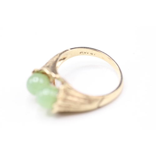 5 - 9ct gold green gem trumpet flower ring (3.9g) Size N