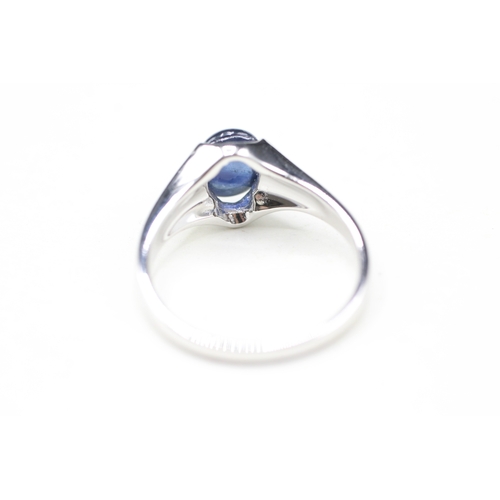 6 - 9ct white gold cabochon sapphire single stone ring (3.4g) Size N 1/2