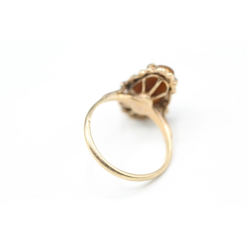 78 - 9ct gold cameo shell cocktail ring (2.6g) Size K 1/2