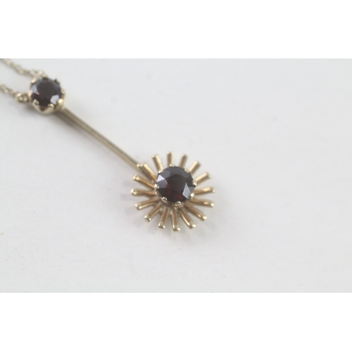 84 - 9ct gold garnet flower drop necklace (2.4g)