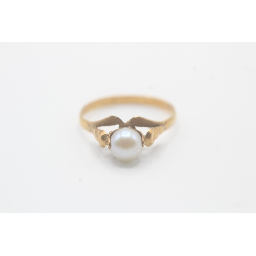 90 - 14ct gold cultured pearl ring (1.3g) Size M