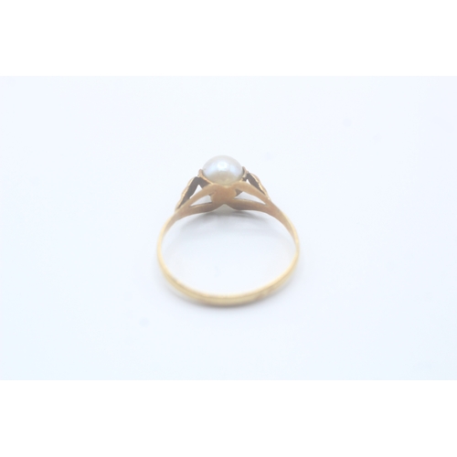 90 - 14ct gold cultured pearl ring (1.3g) Size M