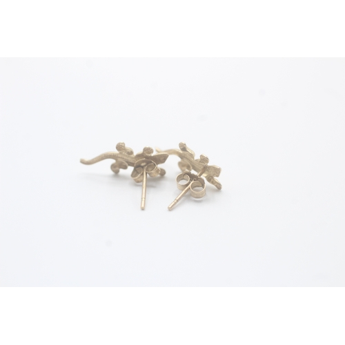 92 - 9ct gold gecko stud earring (0.4g)