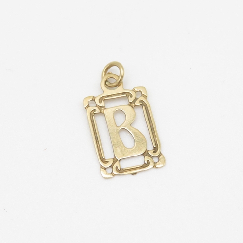 66 - 9ct gold 'B' initial pendant (0.4g)