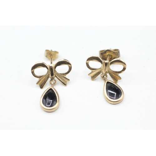 19 - 9ct gold onyx bow drop earring (0.9g)