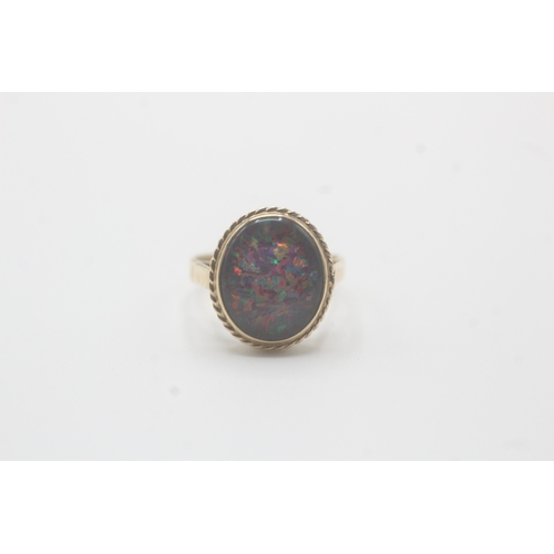 2 - 9ct gold opal triplet single stone ring (3.4g) Size N