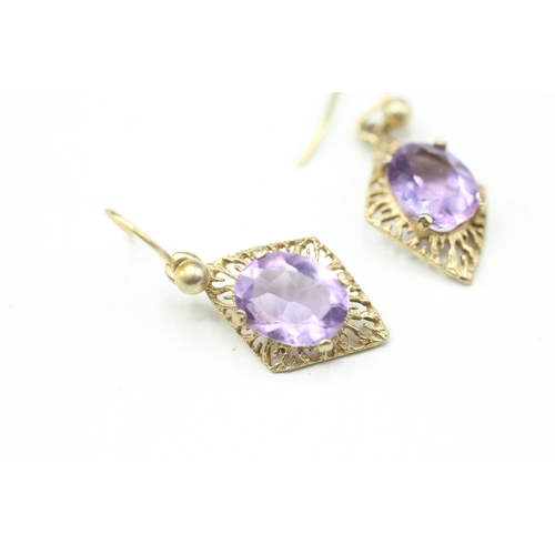 24 - 9ct gold amethyst drop earring (2g)