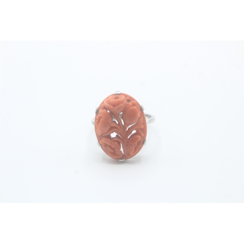 40 - 9ct white gold rose carved coral ring (4.3g) Size O