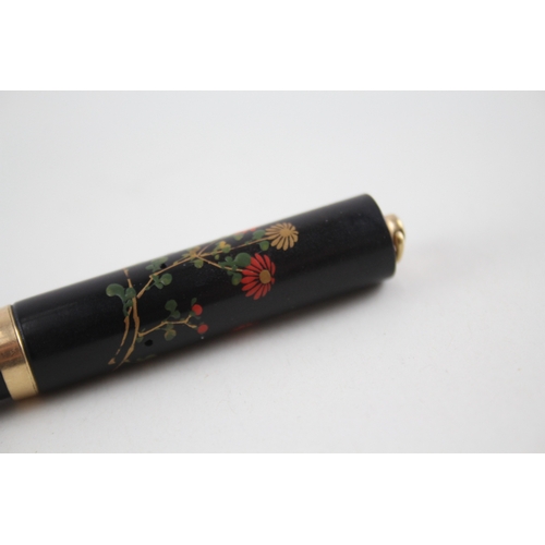 467 - Vintage DUNHILL x NAMIKI Maki-E Black Floral Lacquer Fountain Pen w/ 14ct Nib