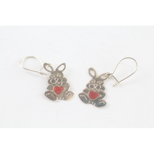 92 - 9ct gold bunny heart earrings (0.7g)